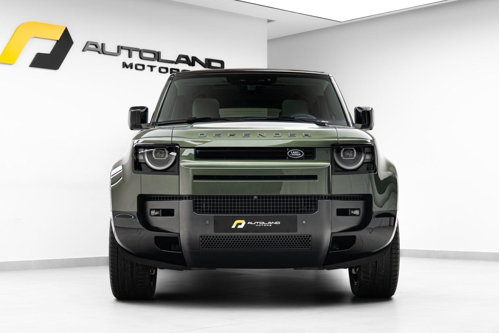 2026 LAND ROVER DEFENDER X- DAYNAMIC HSE P400E GCC UNDER WARRANTY